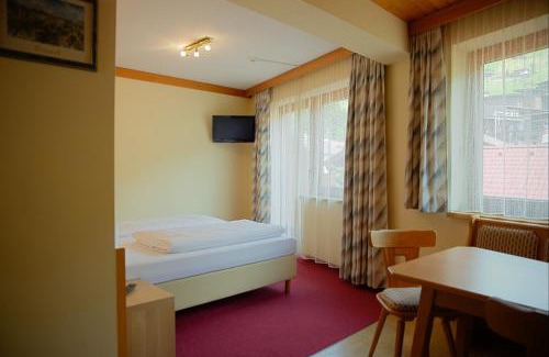 Vorderlanersbach Apartamento | Aparthotel Dorfplatzl Garni Apartments & B&B