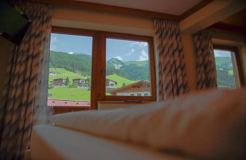 Vorderlanersbach Apartamento | Aparthotel Dorfplatzl Garni Apartments & B&B