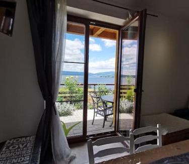 Frymburk Apartamento | Apartmán s terasou a výhledem na jezero Lipno