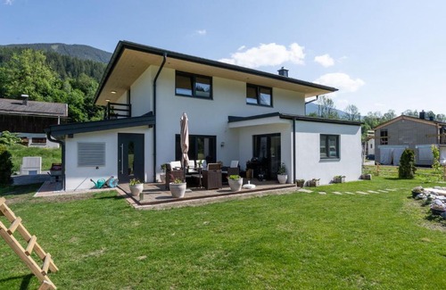 Schonbach Apartamento | Apartment in Neukirchen am Gro venediger with Balcony