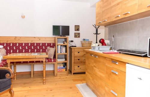 Saint-Pierre-d'Entremont Apartamento | Apartamento 'La Sabaudia En Chartreuse' con vistas a la montaña, terraza privada y Wi-Fi