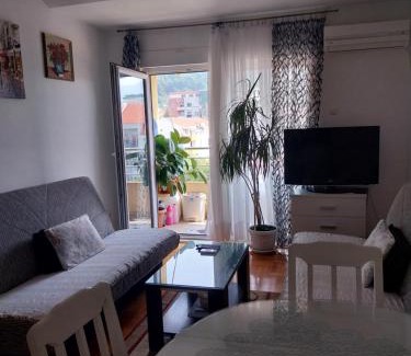 Velji Vinogradi Apartamento | Apartman Budva