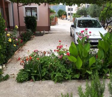 Kastel Stafilic Apartamento | Apartman Laura