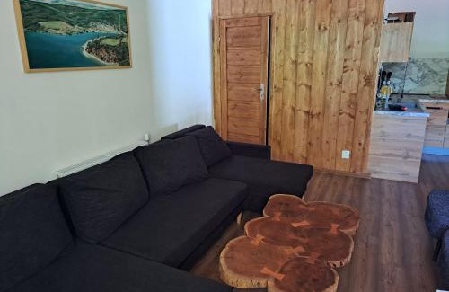 Kvakovce Apartamento | Apartmany Milano s výrivkou a terasou
