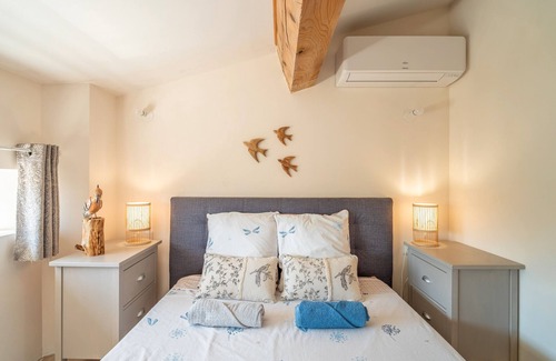 Villeneuve-les-Montreal Cama Y Desayuno | Apartamento 'Oiseaux' con piscina compartida, Wi-Fi y aire acondicionado - Villeneuve-lès-Montréal