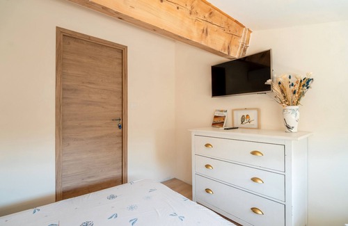 Villeneuve-les-Montreal Cama Y Desayuno | Apartamento 'Oiseaux' con piscina compartida, Wi-Fi y aire acondicionado - Villeneuve-lès-Montréal