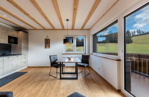 Triberg im Schwarzwald Apartamento | Neueröffnung 2024 Apartamento 'Bergpanorama' con vistas a la montaña, terraza compartida y Wi-Fi