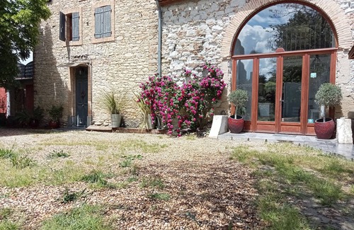 Villeneuve-les-Montreal Apartamento | Apartment 'Baroque' with Balcony, Wi-Fi and Air Conditioning - Villeneuve-lès-Montréal