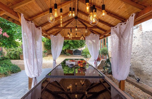 Villeneuve-les-Montreal Apartamento | Apartment 'Baroque' with Balcony, Wi-Fi and Air Conditioning - Villeneuve-lès-Montréal