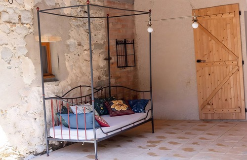 Villeneuve-les-Montreal Apartamento | Apartment 'Baroque' with Balcony, Wi-Fi and Air Conditioning - Villeneuve-lès-Montréal