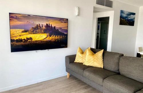 South Townsville Apartamento | Apartment 1102 | 11th Floor River & Stadium Views