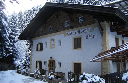 San Nicolo d'Ega Apartamento | Apartamento 5 en el ático espacioso y acogedor
