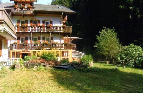 San Nicolo d'Ega Apartamento | Apartamento 5 en el ático espacioso y acogedor