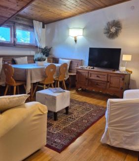 Cortina d'Ampezzo Apartamento | Apartment 5 Torri, tipico attico a Cortina