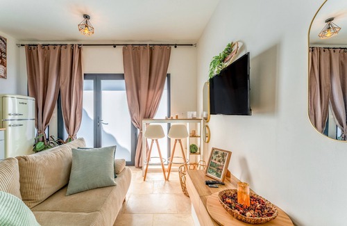 Taillades Apartamento | Apartamento 'Une Parenthèse En Luberon' con Jardín Privado, Wi-Fi y Aire Acondicionado