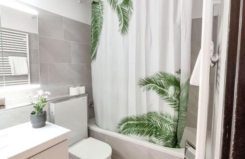 Davos-Platz Apartamento | Apartment Allod Park Haus A E02 by Interhome