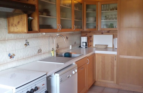 Mainz-Bingen Apartamento | Apartamento 'Alte Villa Rheinblick' con terraza privada y Wi-Fi