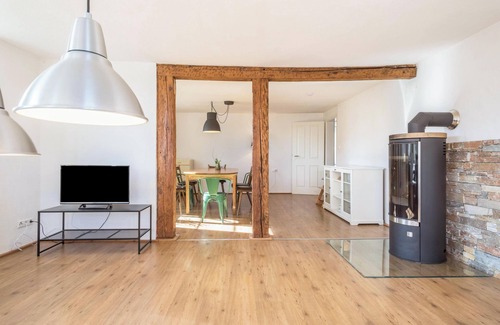 Tettnang Apartamento | Apartamento 'Am Hopfengarten' con vistas a la montaña, jardín y Wi-Fi
