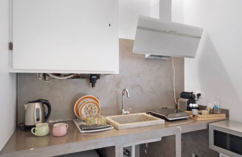 Albenga Apartamento | Apartamento 'Ama' con balcón, Wi-Fi y aire acondicionado