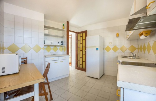 Baiona Apartamento | Apartamento 'Amarelo' con terraza privada, balcón y Wi-Fi