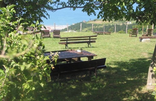 Deba Apartamento | Apartamento 'Andutz' con vistas a la montaña, jardín privado y Wi-Fi