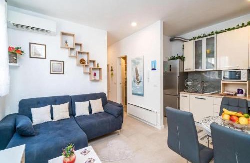 Lapad Apartamento | Apartment Anka - One Bedroom Apartment with Terrace