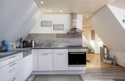 Ratekau Apartamento | Apartamento 'Ankerplatz Maria' con terraza compartida, jardín compartido y Wi-Fi