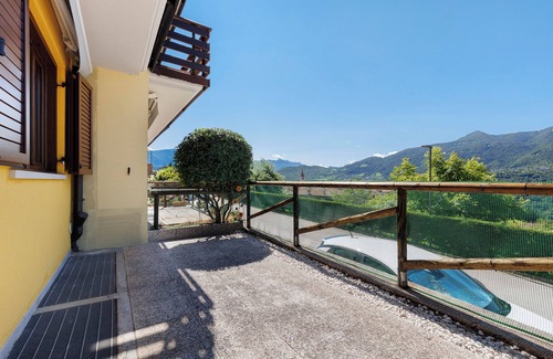 Brentonico Apartamento | Apartment 'Antonia' with Mountain View, Private Terrace and Wi-Fi