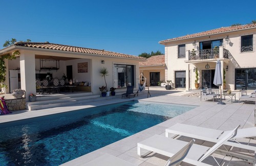 Carsac-de-Gurson Apartamento | Apartamento 'Carsac 2' con piscina compartida, terraza compartida y jardín compartido