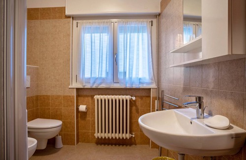 Caderzone Terme Apartamento | Apartment 'Appartamento Piazzi 1' with Mountain View, Balcony and Wi-Fi