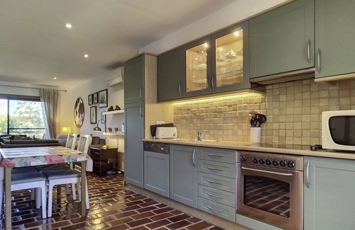 Alcantarilha Apartamento | Apartamento 'Arrancada 14' con vistas a la montaña, Wi-Fi y aire acondicionado