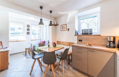 Hollersbach im Pinzgau Apartamento | Apartment Evi by Interhome