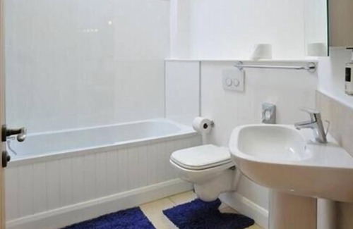 Bushmills Apartamento | Apartamento-Baño en la habitacion-Apartment No. 49