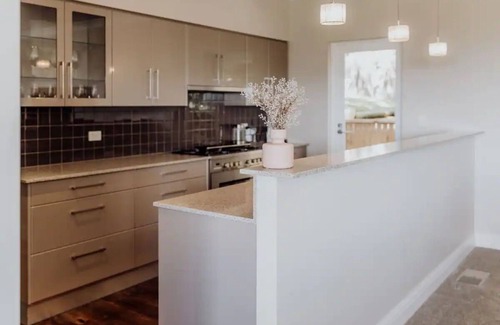 Bicheno Apartamento | Apartment on James - Heart of Bicheno