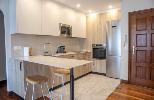 Zarautz Apartamento | Apartamento Bañeru 1 - Vivienda en el centro de Zarautz a 1 min. de la playa by Egona