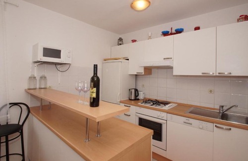 Cove Tri Zala (Zrnovo) Apartamento | Apartment Banje