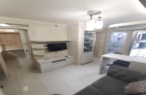 Jatinegara Apartamento | Apartment Bassura City by Travelibu