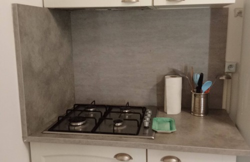 Lamothe-Landerron Apartamento | Apartment, bathroom, fitted kitchen, enclosed garden, secure parking