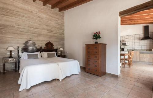 Campos Apartamento | Apartment Bougaivillea by Finca Es Torrent
