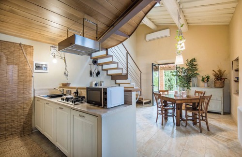 La Cetina Apartamento | Apartamento 'Brotes Appartamento Ciliegio' con piscina compartida, Wi-Fi y aire acondicionado