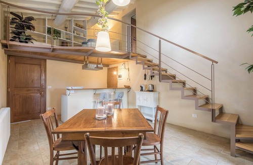 La Cetina Apartamento | Apartamento 'Brotes Appartamento Ciliegio' con piscina compartida, Wi-Fi y aire acondicionado