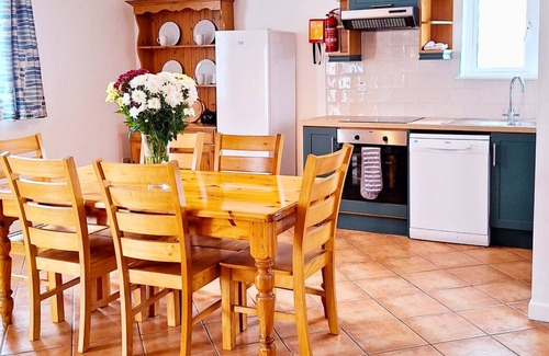 Dingle Apartamento | Apartment by Interhome