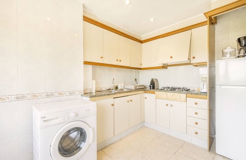 Borreda Apartamento | Apartamento 'Cal Confianza' con vistas a la montaña, jardín privado y Wi-Fi