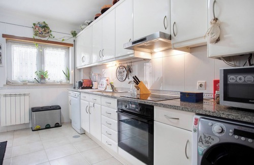 Figueira da Foz Apartamento | Apartamento 'Casa Da Mãe Maria' con vistas al mar, terraza compartida y Wi-Fi