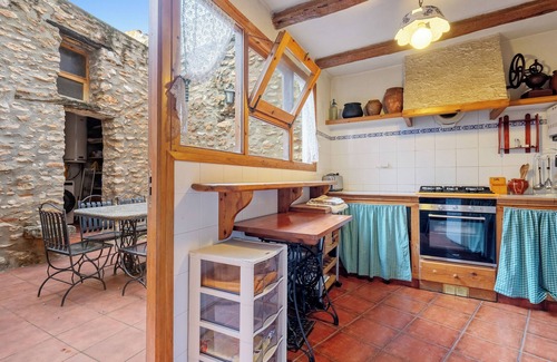 Masdenverge Casa | Apartamento 'Casa Elisa' con terraza privada, Wi-Fi y aire acondicionado
