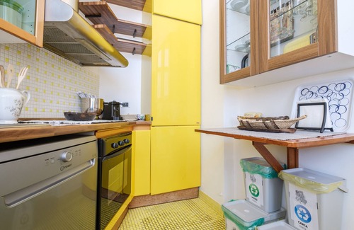 Province of Messina Apartamento | Apartamento 'Casa Malù' con vistas al mar, jardín y Wi-Fi