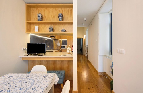 Aveiro Apartamento | Apartamento 'Casa Marques Ria View 1' con vistas al lago, balcón y Wi-Fi
