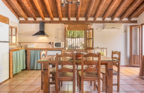 Castril Apartamento | Apartamento 'Casa Rural Cortijo El Plantio' con vistas a la montaña, Wi-Fi y aire acondicionado.