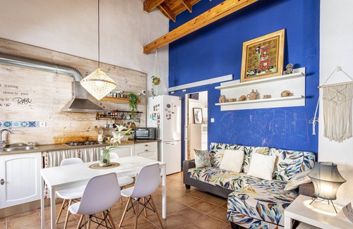 Alaquas Apartamento | Apartamento 'Casita Mona Y Acogedora' con terraza privada, Wi-Fi y aire acondicionado