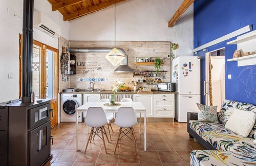 Alaquas Apartamento | Apartamento 'Casita Mona Y Acogedora' con terraza privada, Wi-Fi y aire acondicionado